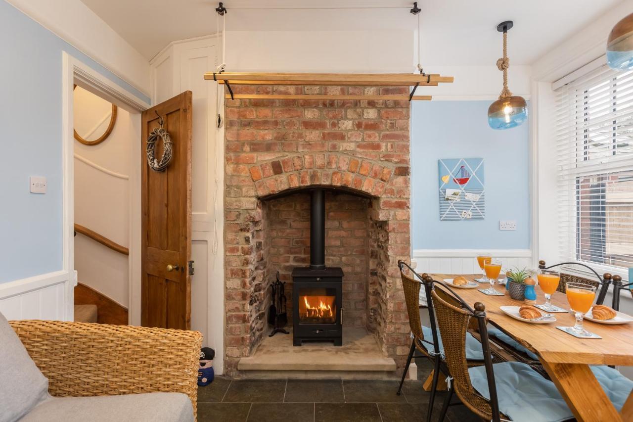 Robin Hood'S Bay Coastguard'S Cottage With A View Exterior photo