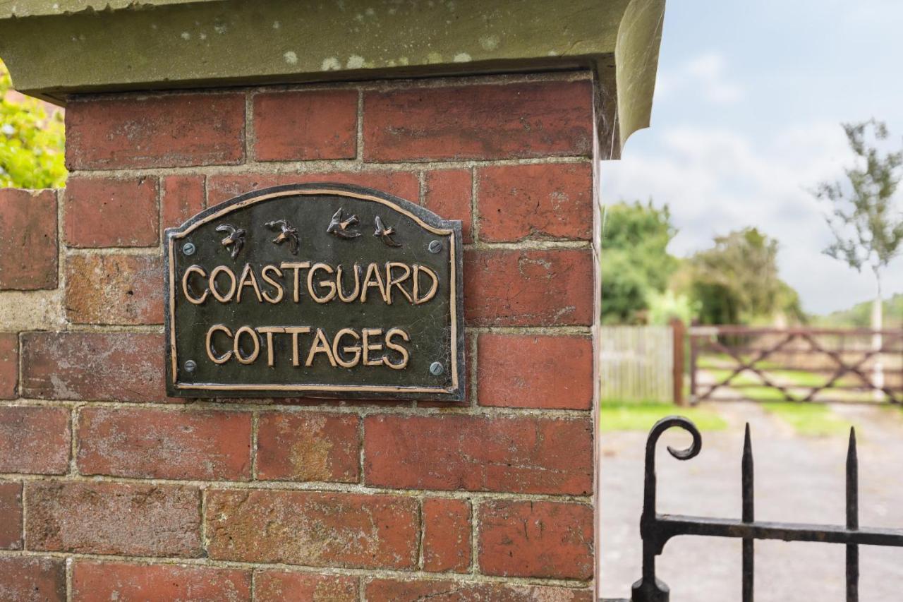 Robin Hood'S Bay Coastguard'S Cottage With A View Exterior photo