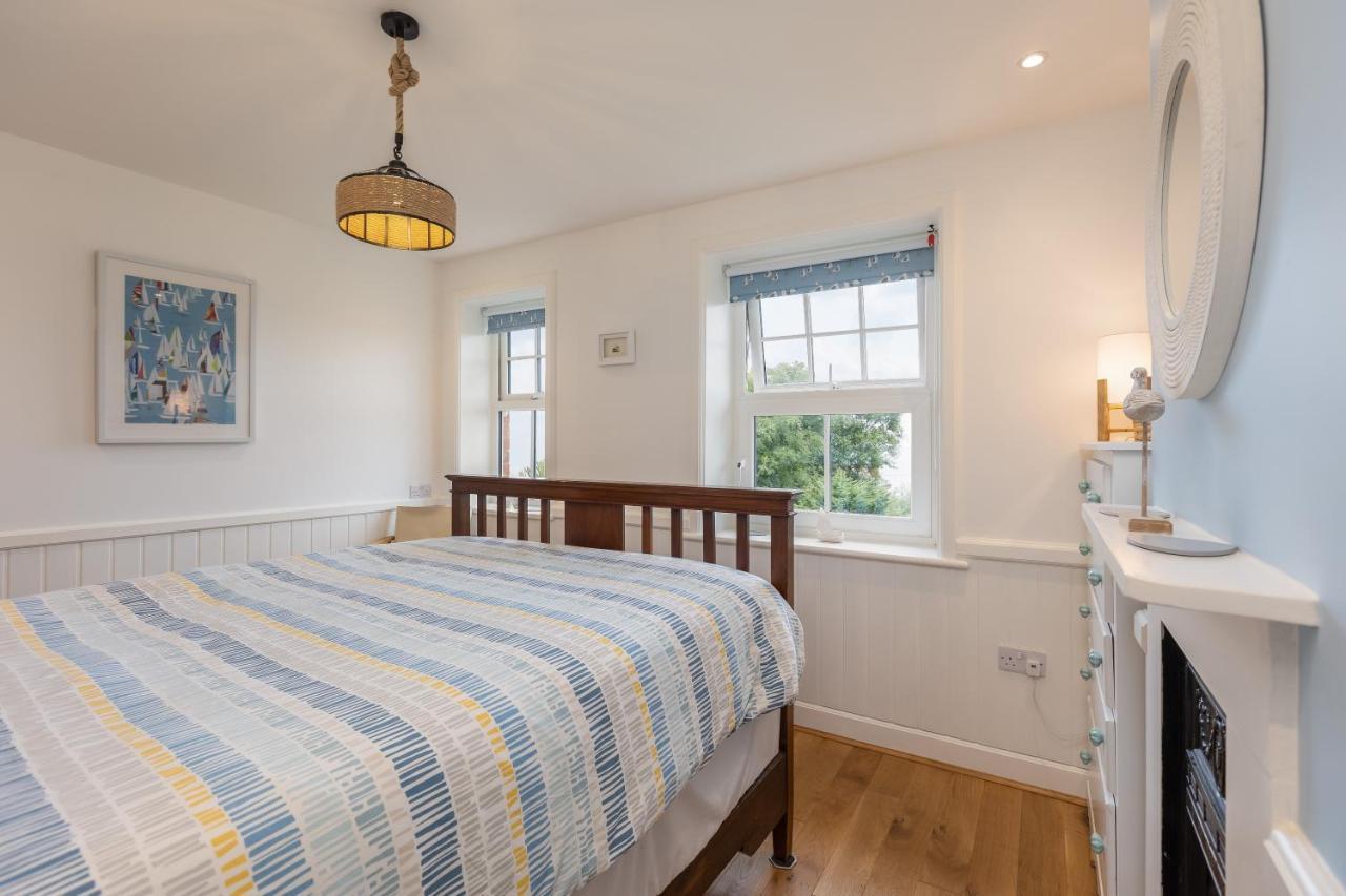Robin Hood'S Bay Coastguard'S Cottage With A View Exterior photo