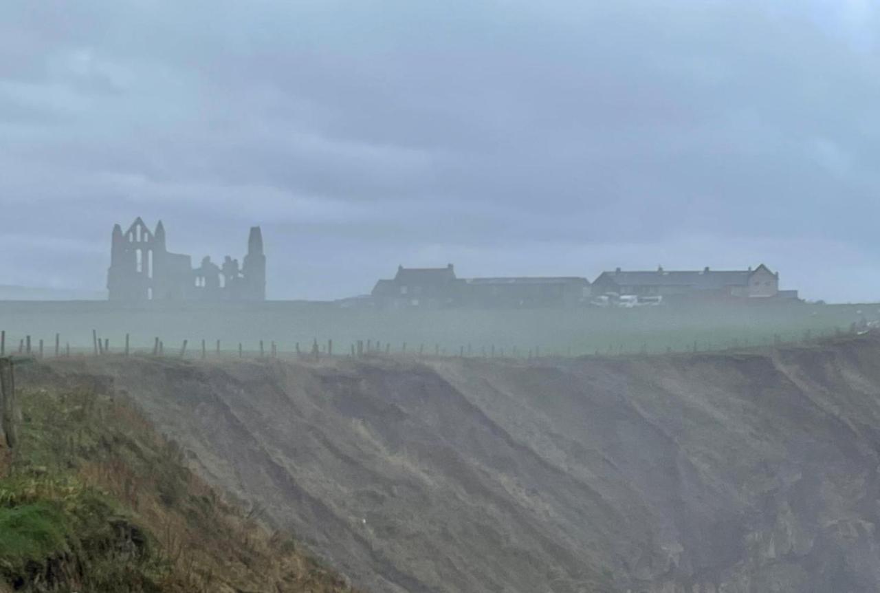 Robin Hood'S Bay Coastguard'S Cottage With A View Exterior photo