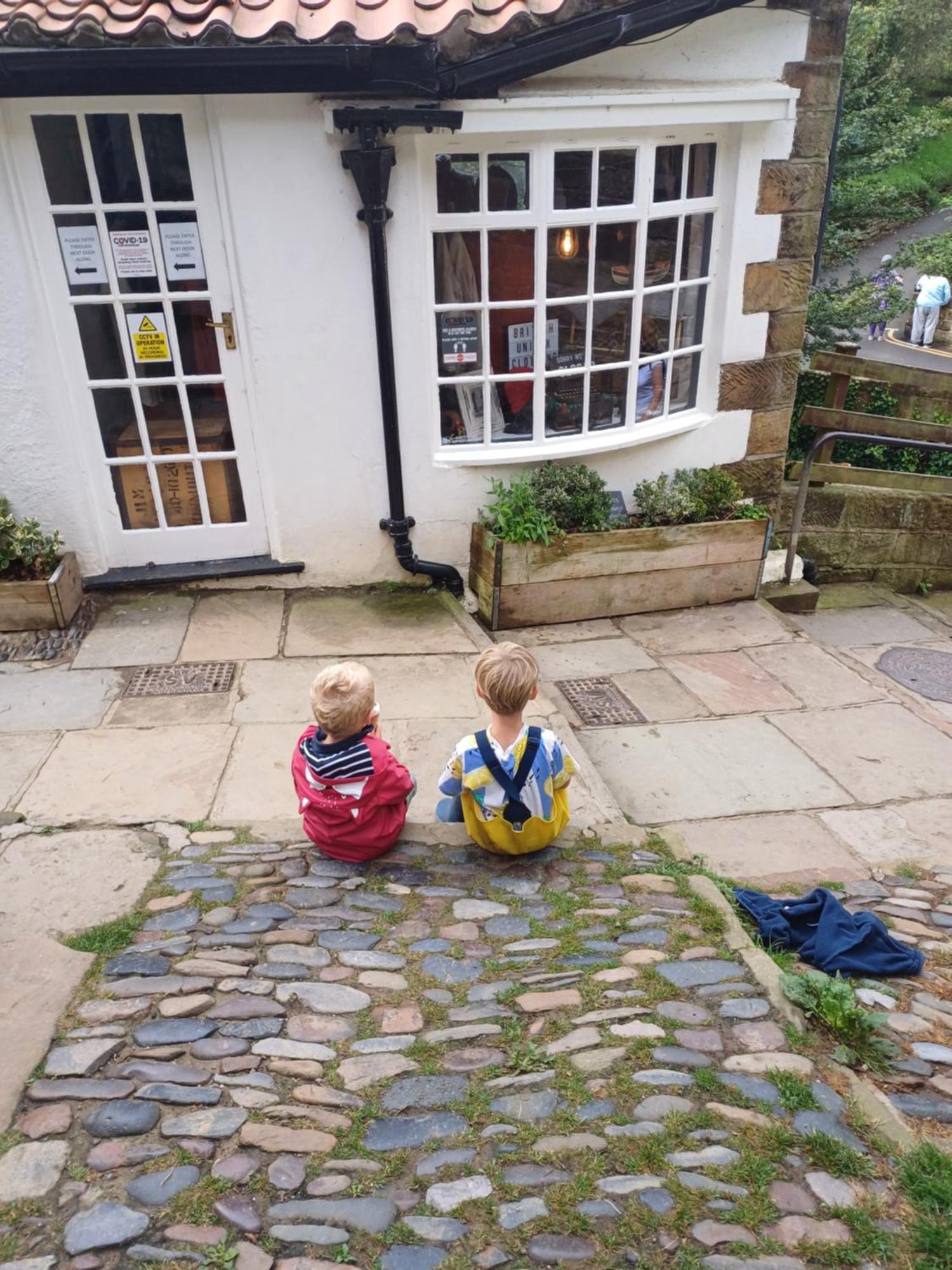 Robin Hood'S Bay Coastguard'S Cottage With A View Exterior photo